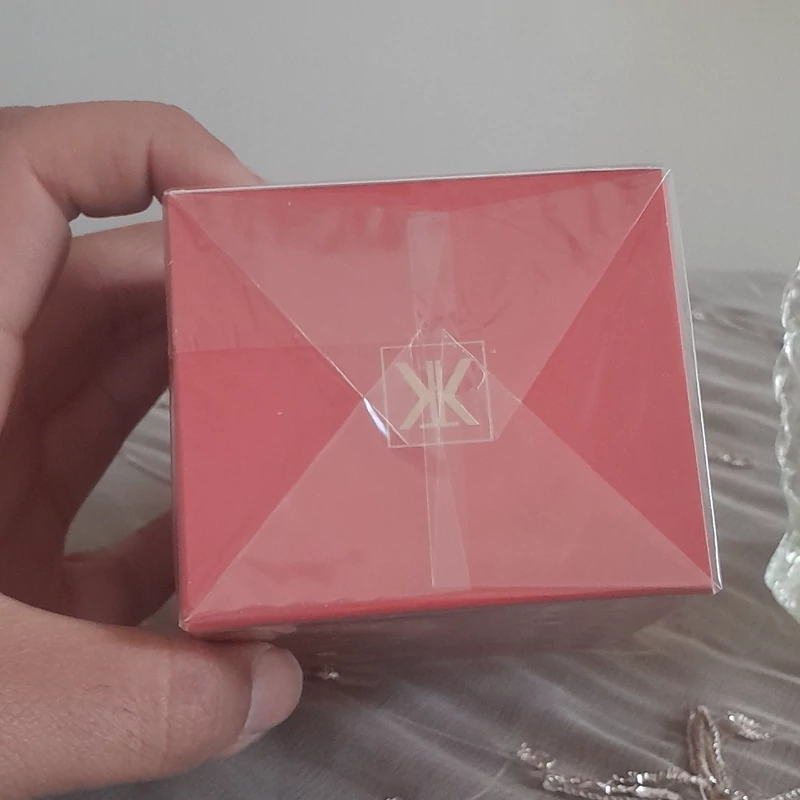 باکارات رژ قرمز